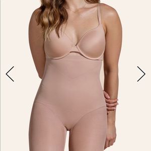 Honeylove Superpower short brand new